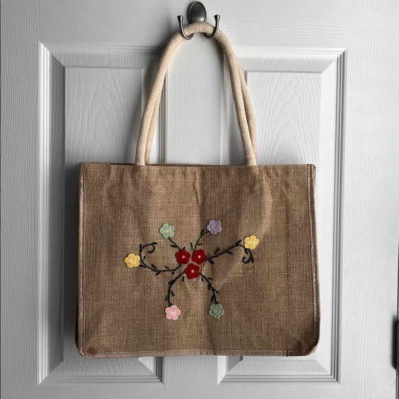 New Floral Embroidered Tan Tote Bag - Picture 1 of 7